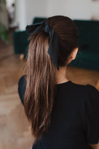 Gumka do włosów ze wstążką Scrunchie Milk&Love czarny