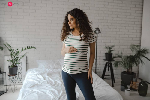 Bluzka do karmienia i ciążowa z krótkim rękawem Milk Shirt Milk&Love w biało-zielone paski