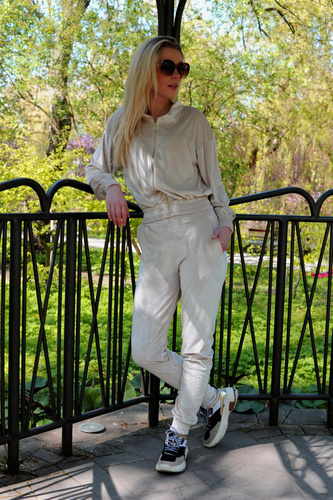 Komplet dresowy Goldenia Beige Merribel