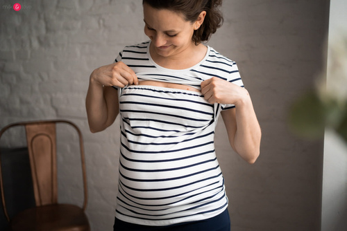 Bluzka do karmienia i ciążowa z krótkim rękawem Milk Shirt Milk&Love w cienkie paski