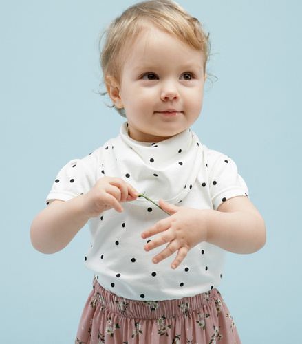 Chustka dla dziewczynki Tres Bien Pinokio - ecru groszki