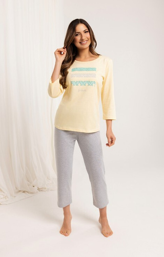 Bawełniana piżama damska 709 żółta  – koszulka 3/4 z nadrukiem, spodnie 3/4