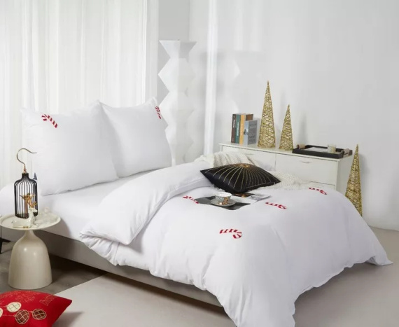 Świąteczna pościel z mikrofibry z motywem laski cukrowe Cuty Candycanes– Spod Igły i Nitki, zapięcie na zamek