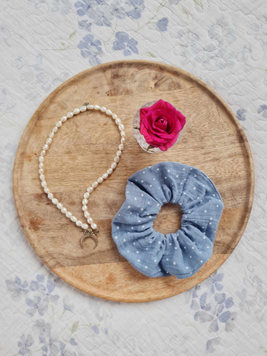 Gumka do włosów GM scrunchie muślinowa Marija - niebieski