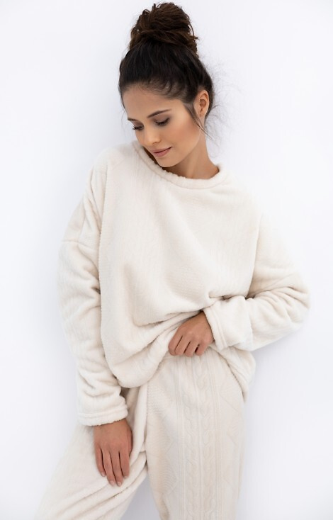 Bridget Sensis – miękka piżama damska typu soft, ecru