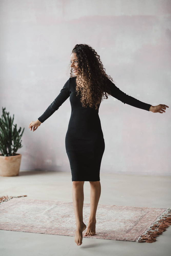 Sukienka ciążowa i do karmienia z dzianiny w prążek Tummy Milk&Love czarny