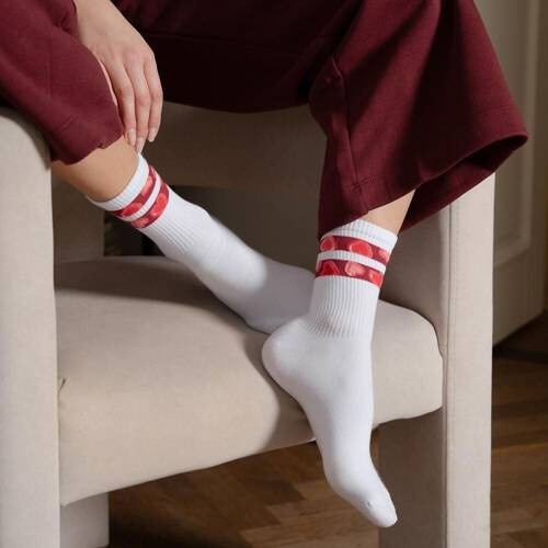 Art.136 Skarpety damskie Walentynkowe Steven - 119 białe