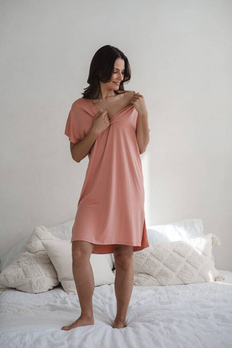 Bambusowa koszula nocna ciążowa i do karmienia Moon Milk&Love herbaciana róża