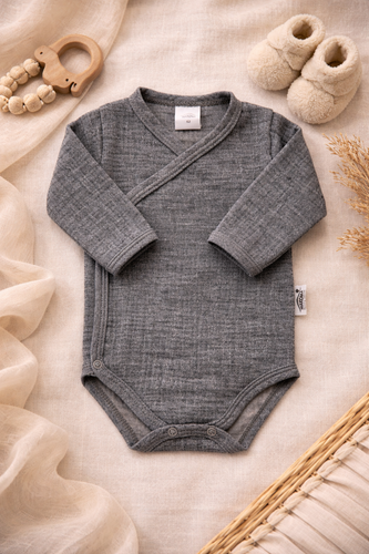 Body muślinowe Just Muslin Makoma navy– kopertowe, długi rękaw, naturalna bawełna