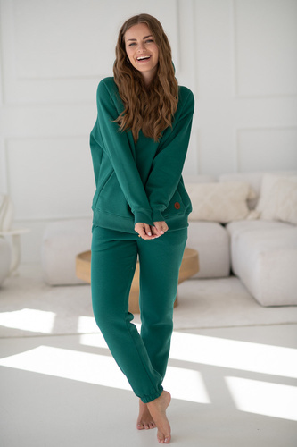 Motherhood Milk&Love butelkowa zieleń– spodnie ciążowe dresowe z elastycznym pasem, gruba dzianina, bawełna z poliestrem