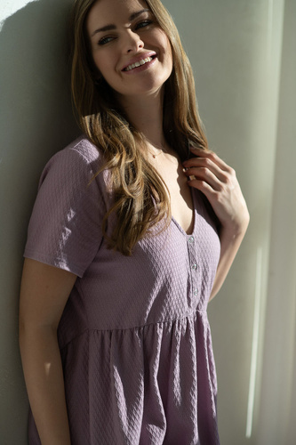 Aurora Milk&Love – koszula nocna ciążowa i do karmienia lawendowa, bawełniana