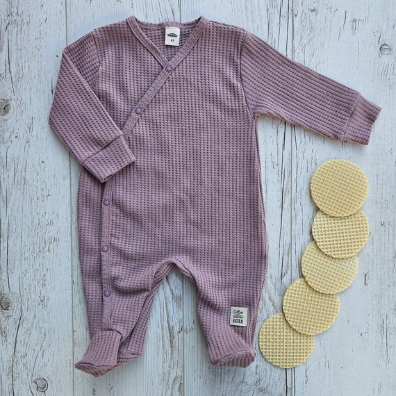 Pajacyk niemowlęcy "Natural Waffel" Makoma pink