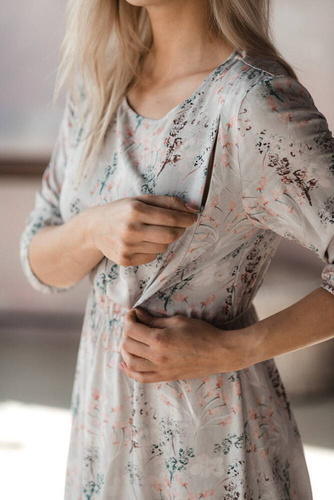 Sukienka ciążowa i do karmienia Lovely Dress Midi rękaw 3/4 Milk&Love gołębi szary w kwiaty