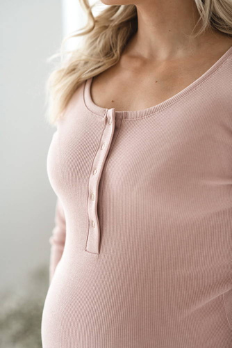 Sukienka ciążowa i do karmienia z dzianiny w prążek Tummy Milk&Love pudrowy róż
