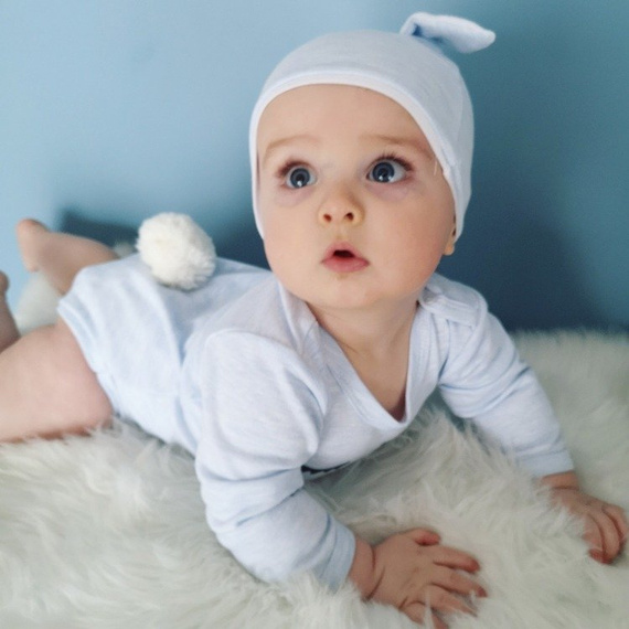 55421987 Czapeczka niemowlęca "Króliczek" Oscar Kids - niebieski