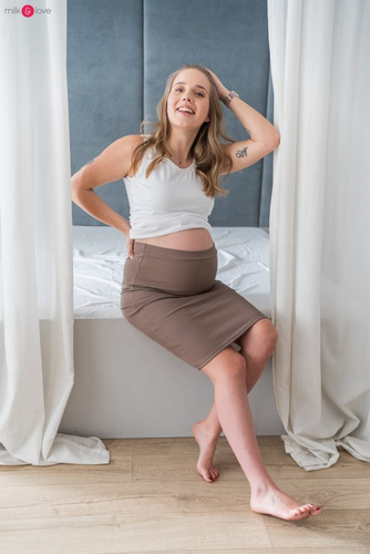 Tummy spódnica ciążowa z dzianiny w prążki Milk&Love cappuccino