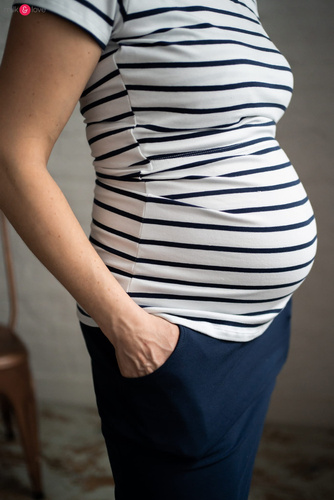 Bluzka do karmienia i ciążowa z krótkim rękawem Milk Shirt Milk&Love w cienkie paski