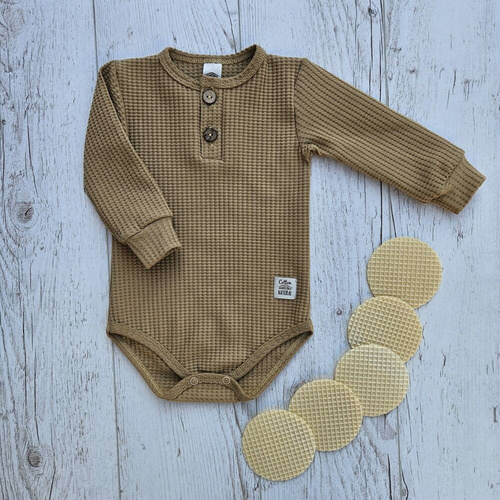 Body polo z długim rękawem "Natural Waffel" Makoma camel