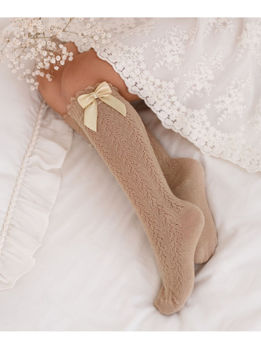 Dziecięce podkolanówki ażurowe z kokardką 1382 – Milena, Beżowy