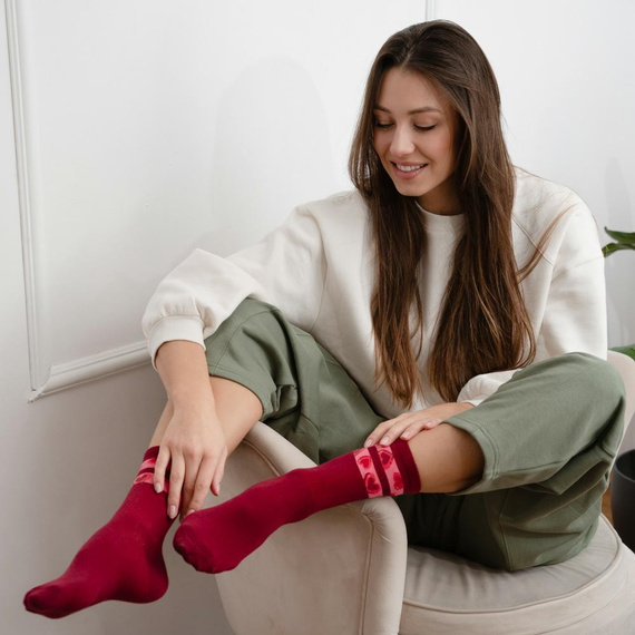 Art.136 Skarpety damskie Walentynkowe Steven - 121 bordowy