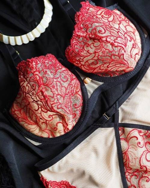 Biustonosz balkonetka 19190 Allure red Mediolano czerwony