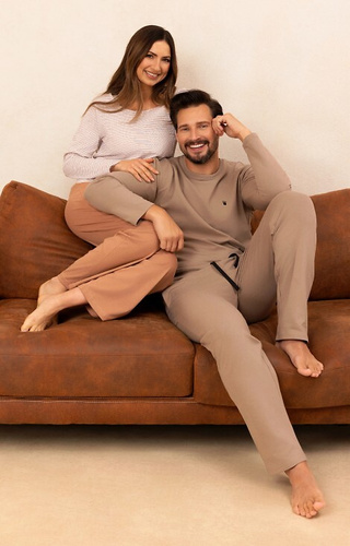 Regina 715 beżowa – piżama damska z koszulką w paski i bawełnianymi spodniami