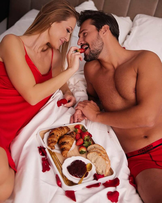 Koszula damska na wąskich ramiączkach Song Italia Fashion - czerwony