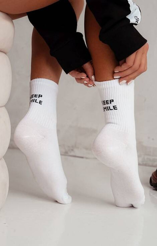 0200-095 Keep Smile Skarpety damskie Milena - biały