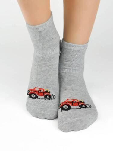 Skarpetki dla chłopca SB009 Noviti - mix kolorów