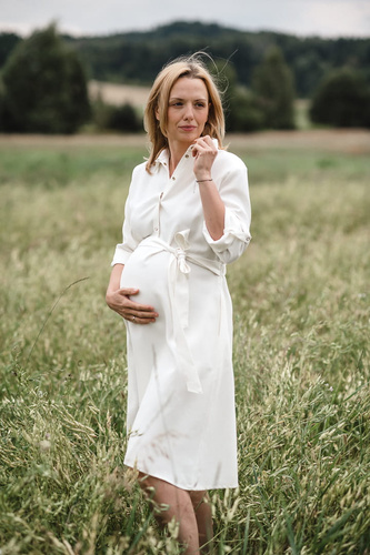 Sukienka ciążowa i do karmienia Szmizjerka Milk&Love - śmietankowa