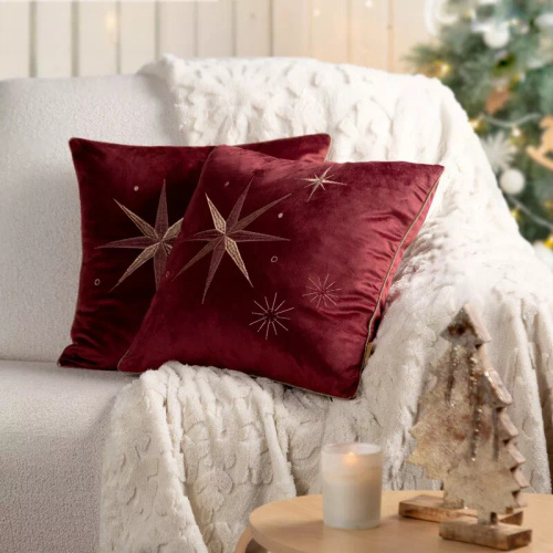 Eurofirany poszewka świąteczna CHP 259 – 45x45, bordowa z haftowaną gwiazdą, welwetowa