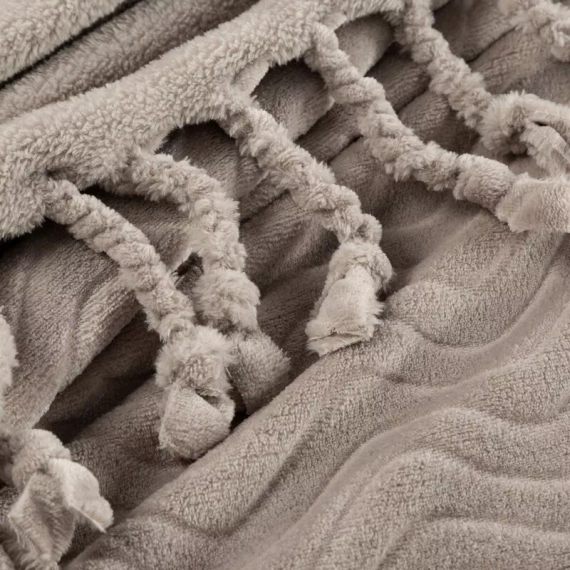 Koc narzuta z frędzlami Emma Eurofirany beżowy