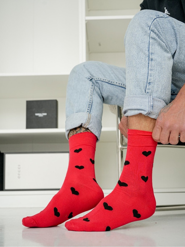 Bawełniane skarpety męskie Milena 0125-135 z sercami – prezent walentynkowy