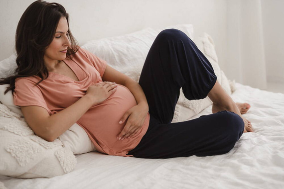 Bambusowa bluzka od piżamy ciążowej do karmienia krótki rękaw Moon Milk&Love herbaciana róża