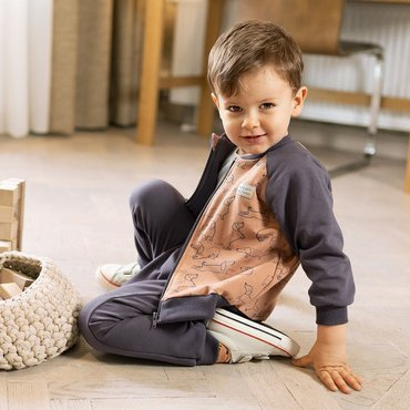 Komplet dresowy dla chłopca Lazy Days Ewa Klucze- grafit