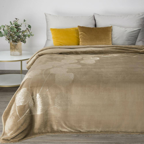 Koc narzuta z mikrofibry z błyszczącym nadrukiem liści Ginko 2 Eurofirany miodowy