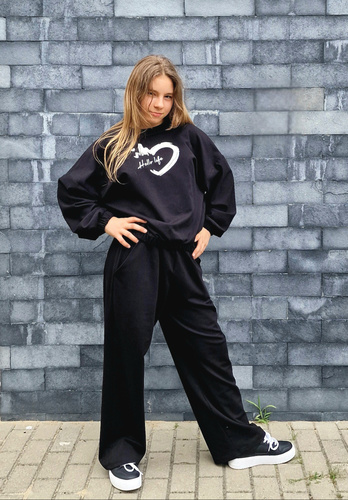 Bluza bawełniana dziecięca Bambarillo Gaja czarny | Dresówka z nadrukiem