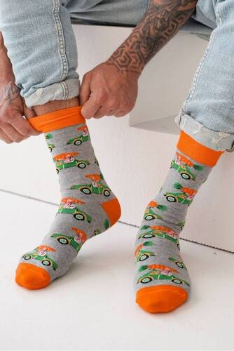 0125-112 Królik w aucie Skarpety Męskie Milena - melanż jasny