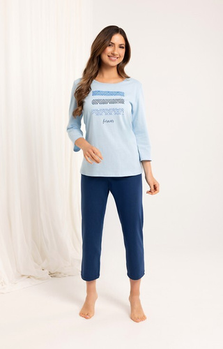 Bawełniana piżama damska 709 niebieska – koszulka 3/4 z nadrukiem, spodnie 3/4
