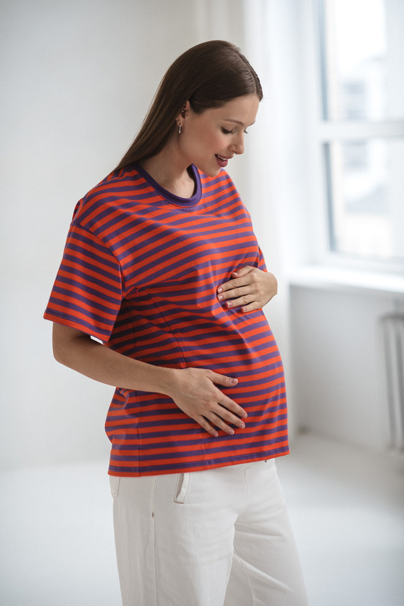 T-shirt do karmienia i ciąży Mamahood oversize z krytymi zamkami OEKO-TEX Milk&Love fioletowo-pomarańczowepaski
