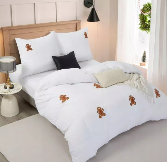 Świąteczna pościel z mikrofibry z motywem pierniczków 3D Cuty Gingerbread– Spod Igły i Nitki, zapięcie na zamek