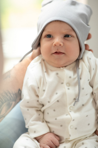 Czapka niemowlęca wiązana Hello Pinokio - szary