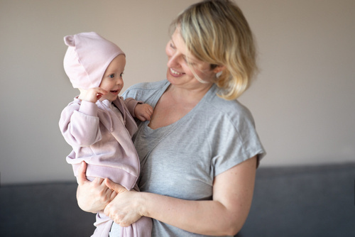 Czapka niemowlęca wiązana Hello Pinokio - różowy