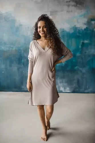 Bambusowa koszula nocna ciążowa i do karmienia długi rękaw Moon Milk&Love beżowy 