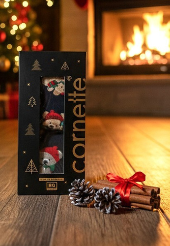 Komplet świąteczny Cornette Teddy 914/02 – męskie bokserki i skarpety, eleganckie opakowanie