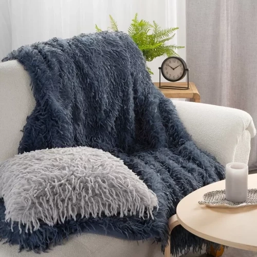 Koc narzuta włochacz Adore futrzak Eurofirany granatowy