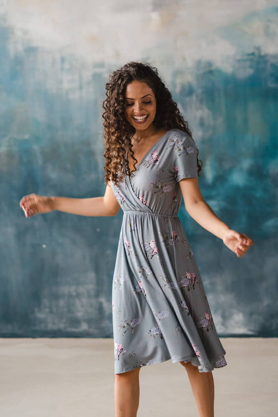 Sukienka do karmienia ciążowa Two Ways MIDI Milk&Love krótki rękaw eukaliptus