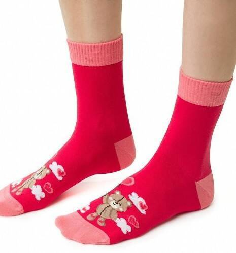 Art.136 Skarpety damskie Walentynkowe Steven - 126 malinowe