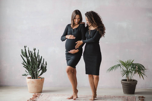 Sukienka ciążowa i do karmienia z dzianiny w prążek Tummy Milk&Love czarny