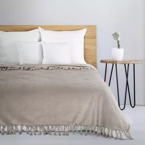 Koc narzuta z frędzlami Emma Eurofirany beżowy